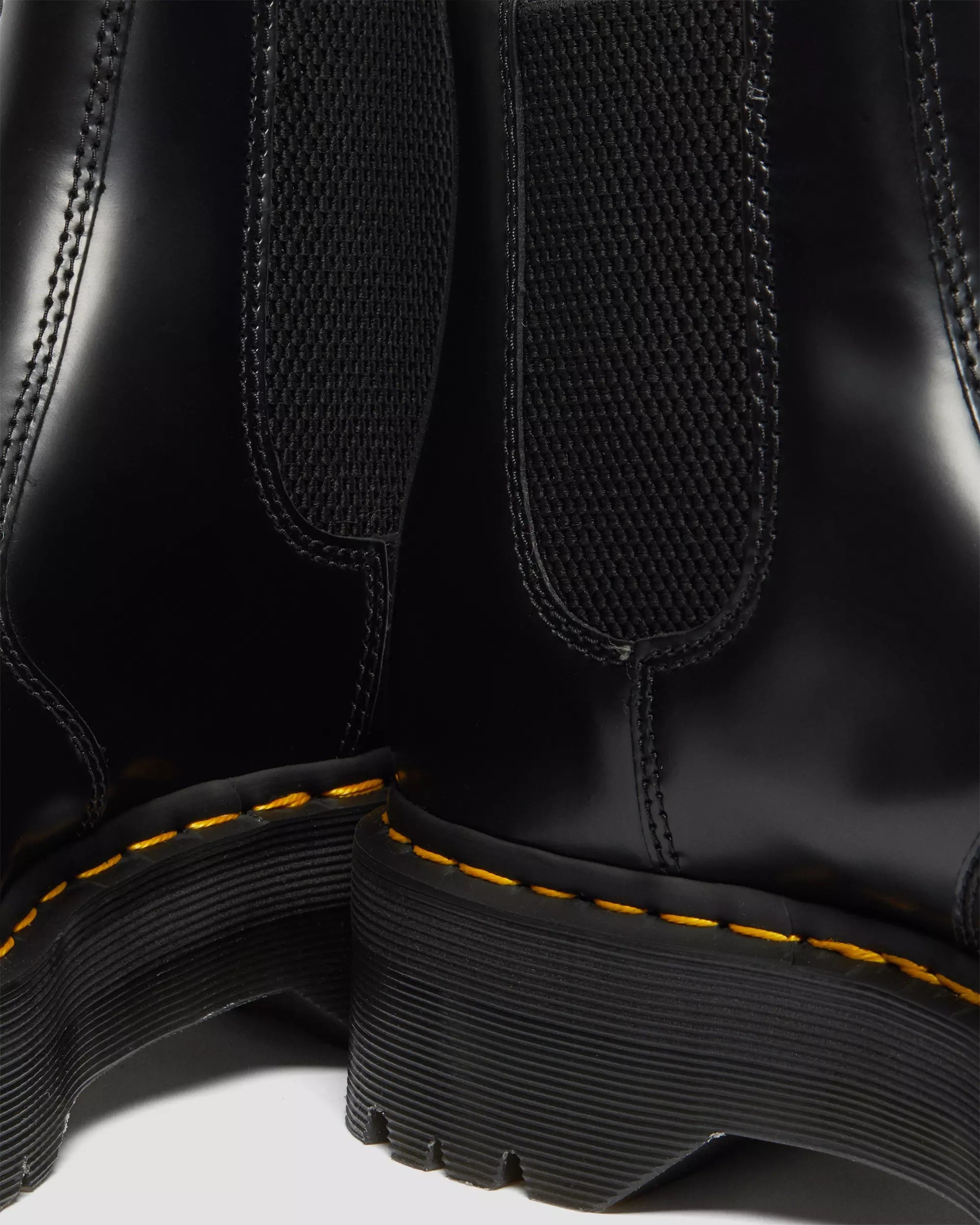 2976 Smooth Leather Platform Chelsea Boots