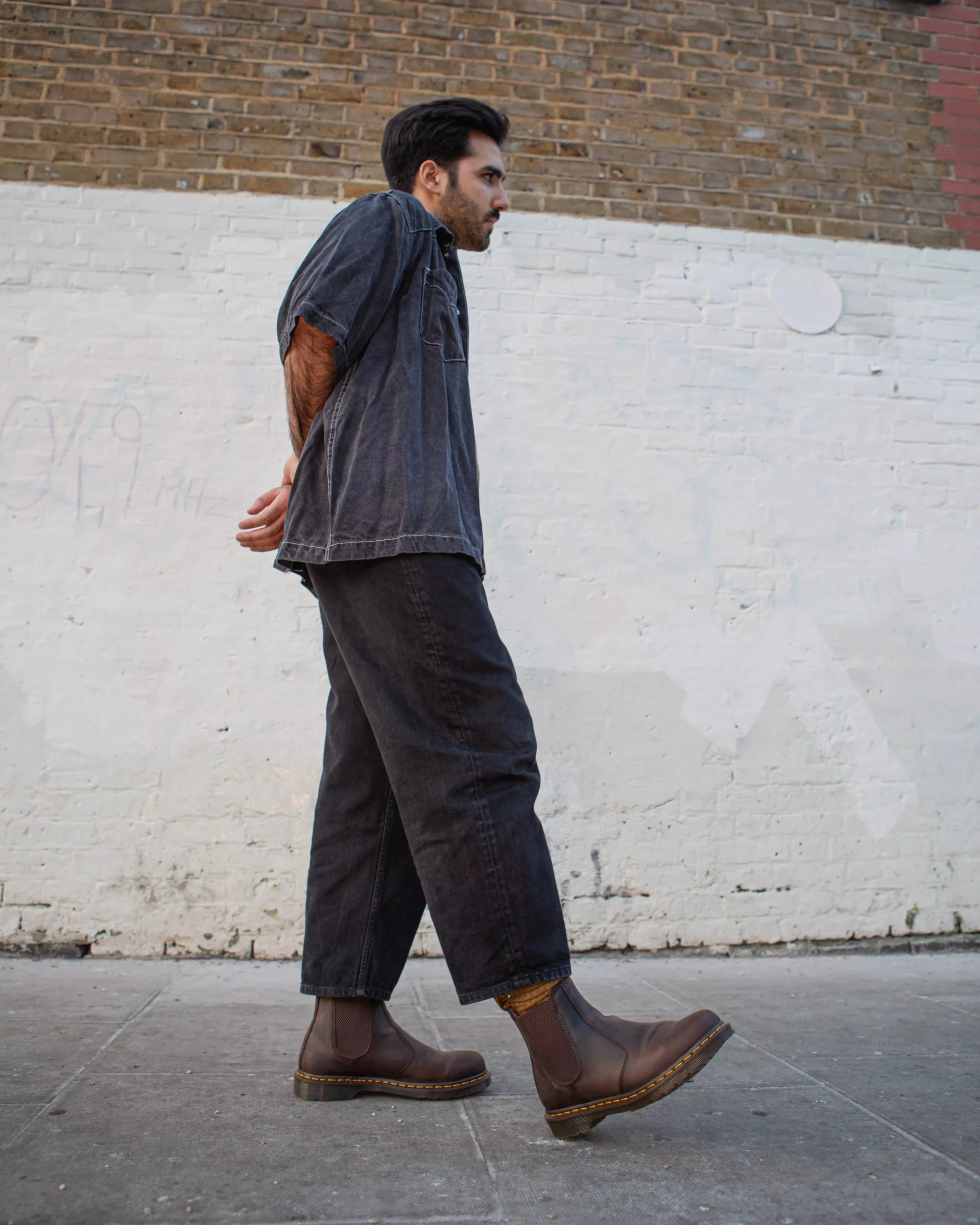 2976 Yellow Stitch Crazy Horse Leather Chelsea Boots