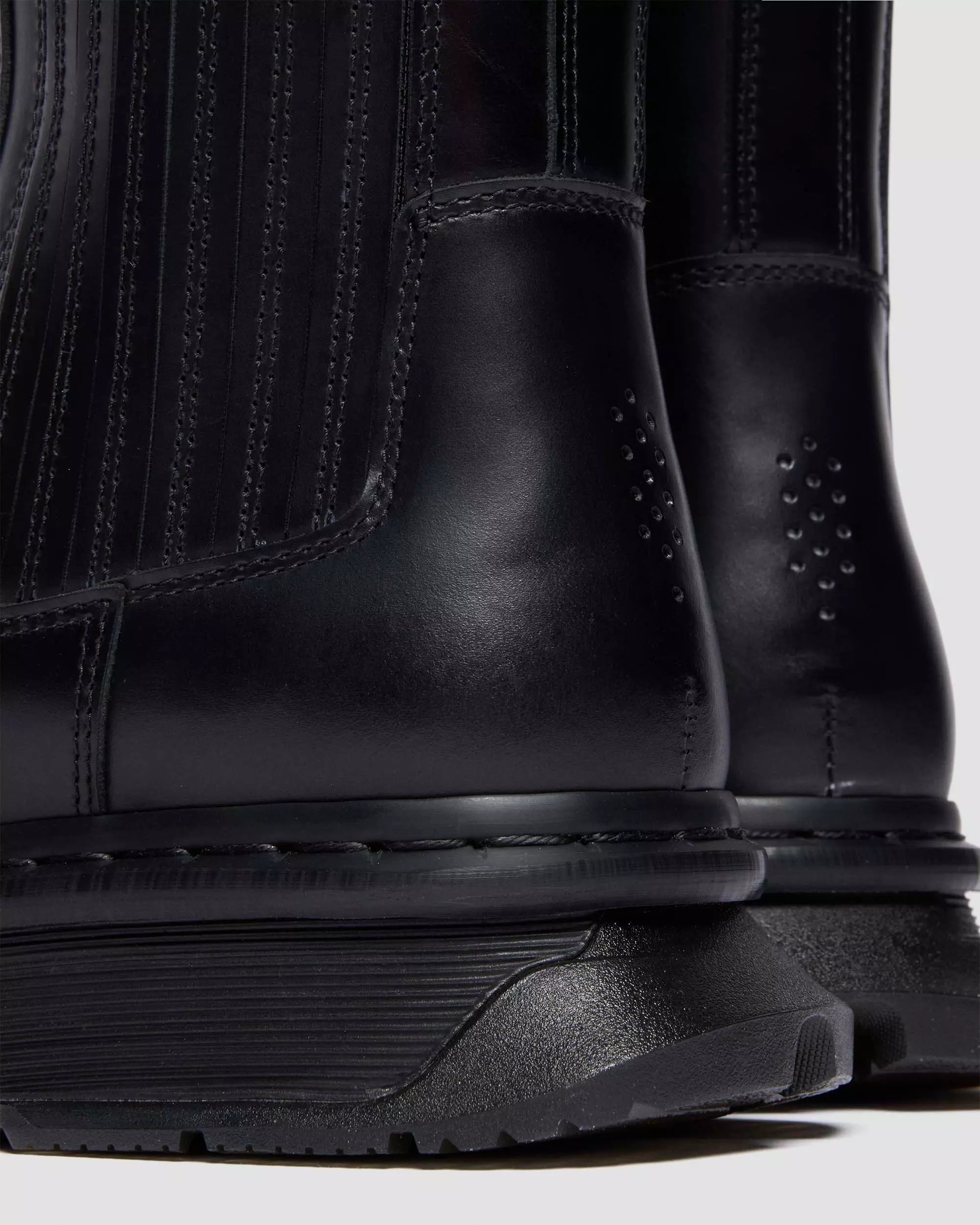 14XX QUBIST CHELSEA Soft Leather Chelsea Boots