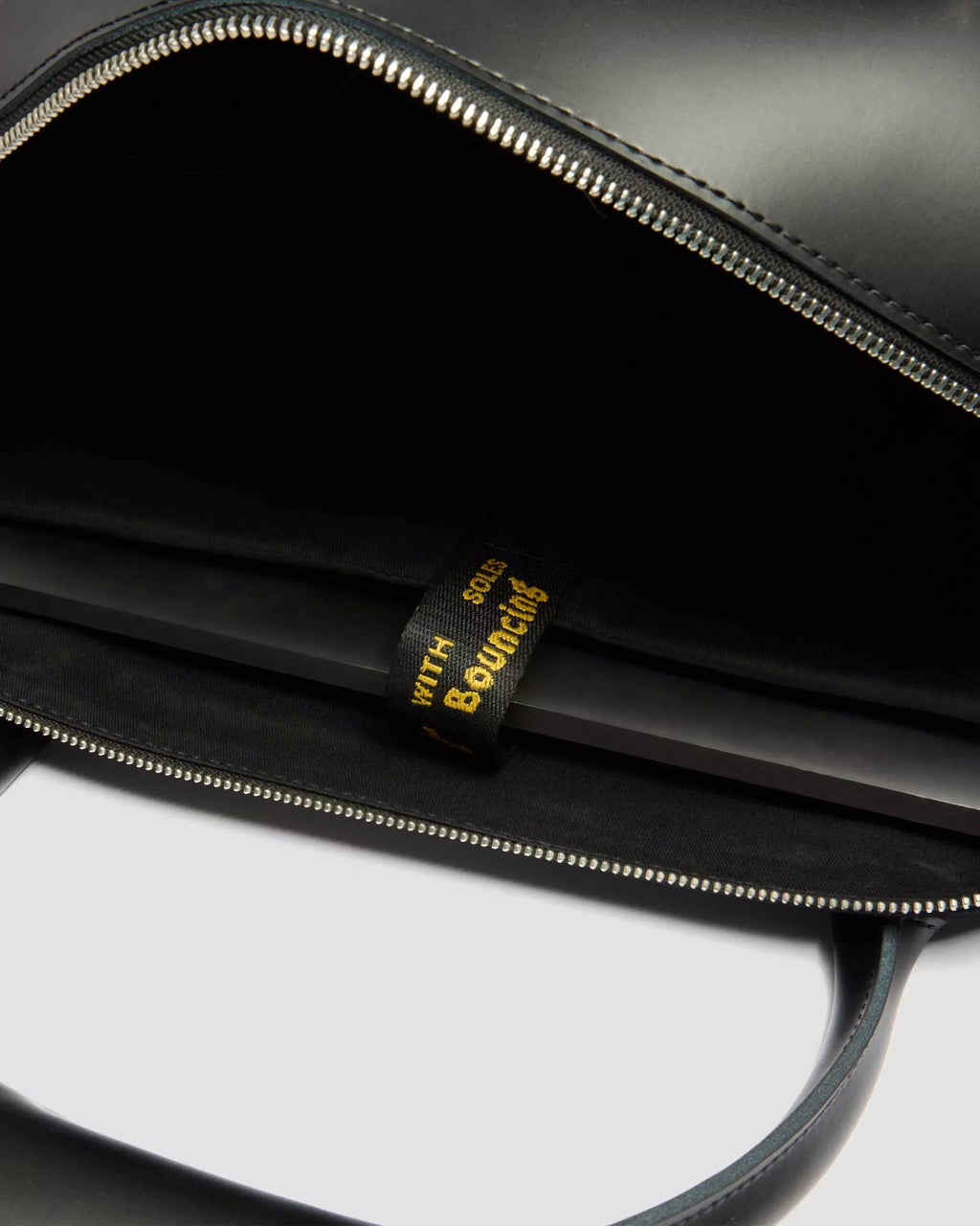 Daytripper Kiev Leather Bag