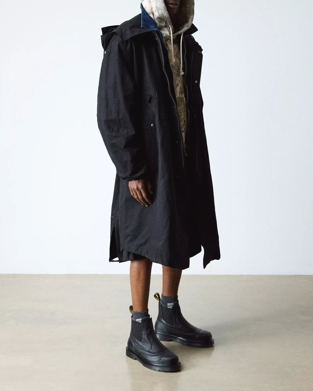 2976 SUB Water-Resistant Leather Chelsea Boots