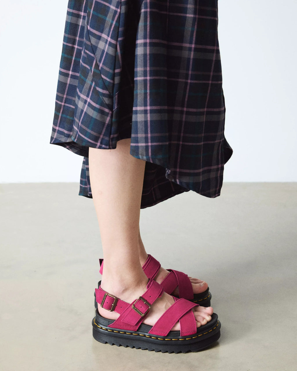 VOSS II Suede Sandals