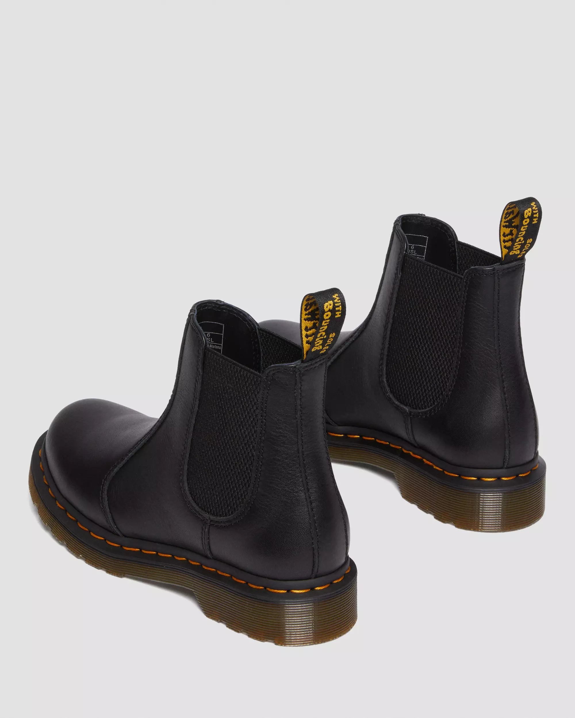 2976 Women's Virginia Leather Chelsea Boots
